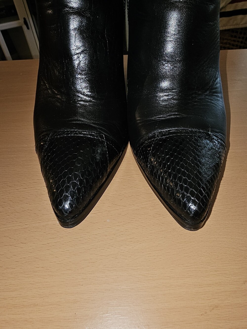 DONALD J. PLINER 'Vaughn' Gorgeous Pointed Toe Ankle Boots Black 7.5M Pre-owned - Picture 3 of 9